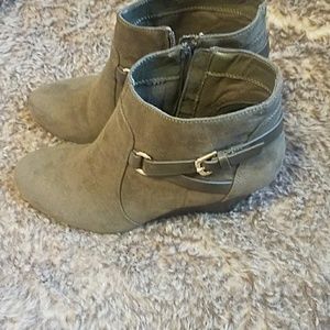 Report wedge galiana wedge booties